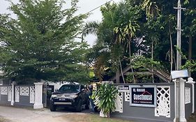 Hj Hassan Guest House- Studio Unit